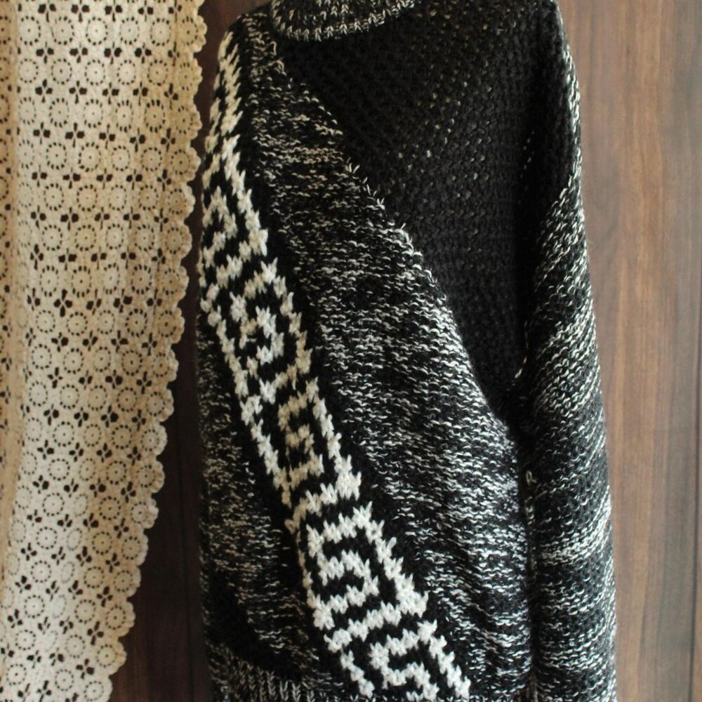 Vintage 1980s Mens Sweater, Fuze Black and White Unisex Jumper, Geometric Print - Picture 7 of 10